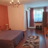 Iancului, Pantelimon, Piata Delfinului